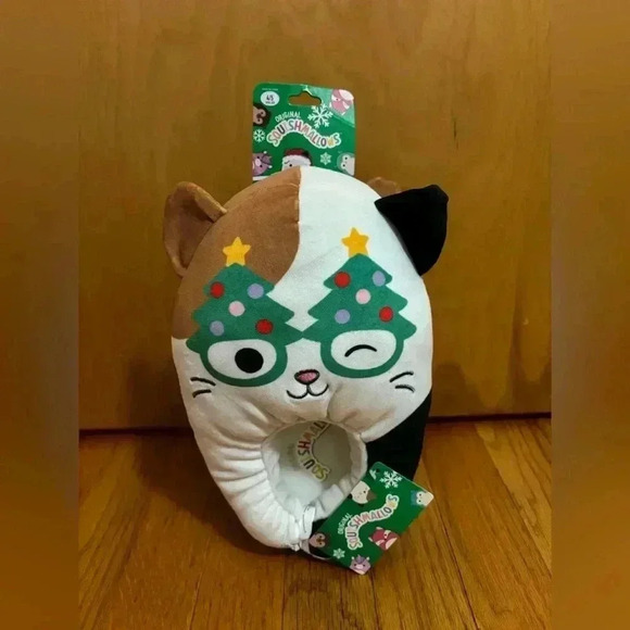 Squishmallows Christmas Cam the Cat Slippers Size 4/5 NWT - Picture 4 of 8